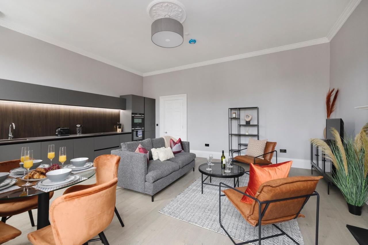 Joivy Luxurious Apt On Notable George Street 爱丁堡 外观 照片