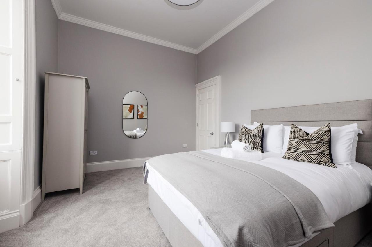 Joivy Luxurious Apt On Notable George Street 爱丁堡 外观 照片