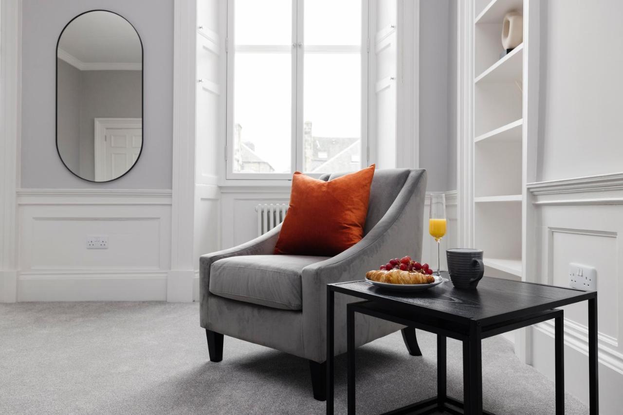 Joivy Luxurious Apt On Notable George Street 爱丁堡 外观 照片