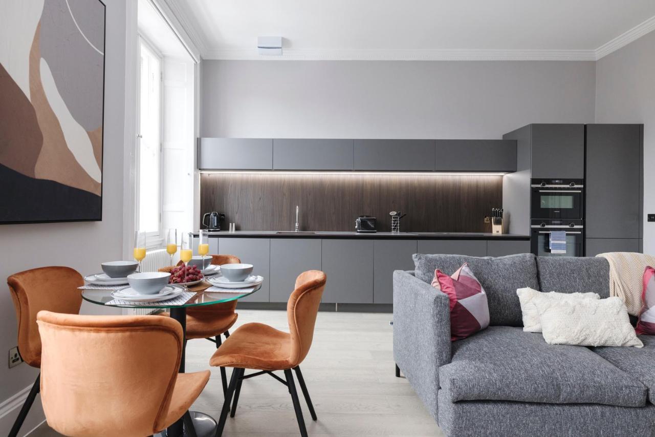 Joivy Luxurious Apt On Notable George Street 爱丁堡 外观 照片